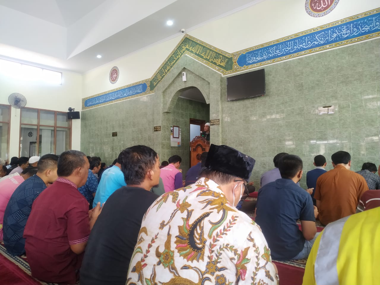 Jumat Pertama di Tahun 2023, Kabalai BDK Bandung menjadi Imam dan Khotib di Masjid Miftahul Ulum BDK Bandung